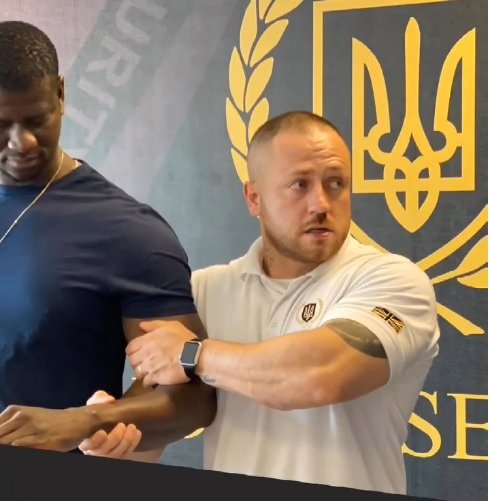 Physical intervention door supervisor sia Physical intervention door supervisor sia